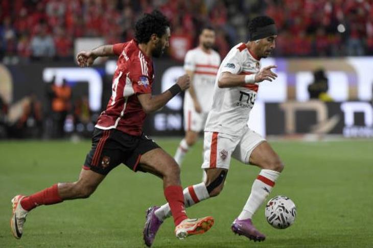 عمر جابر وحسين الشحات خلال مباراة الأهلي والزمالك